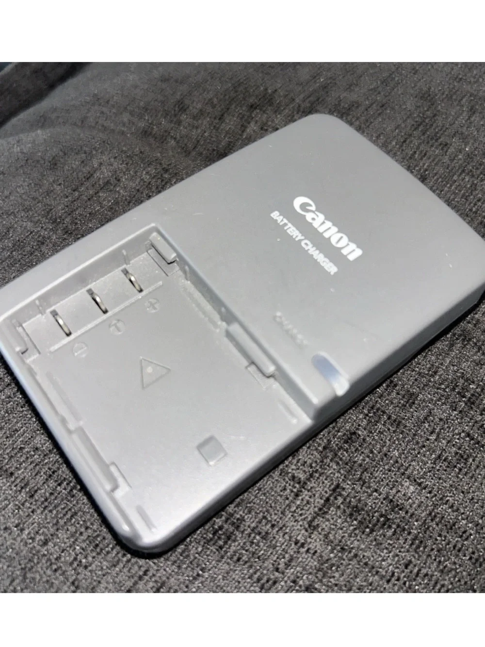 Genuine Canon CB-2LW Camera battery Charger for G7 G9 S50 S70 S80 EOS XT XTI OEM
